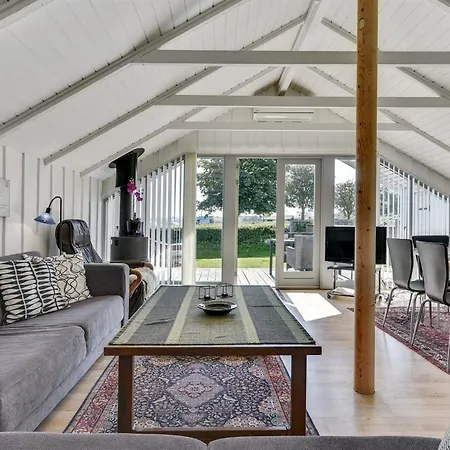 Katrina - 50m To The Fjord By Interhome Nyaraló
